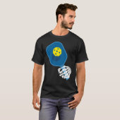 Pickleball T-shirt: Skeleton Hand Holding Paddle T-shirt (Voorkant volledig)