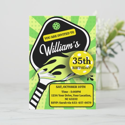 Pickleball Verjaardag RETRO Strepen Groene Sport Kaart (Staand voorkant)