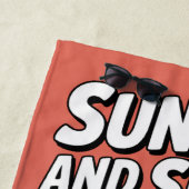 Pickleball zon plezier en plakjes grappige vakanti strandlaken (In situ)