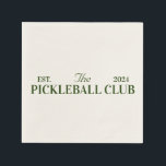 Pickleballclub themafeest servet<br><div class="desc">Geef je Pickleball Club Themaparty een boost met deze vibrante cocktail servetjes die zijn ontworpen om de energieke sfeer van het spel te vangen. De speelse achtergrond toont een subtiele indeling van een pickleballveld, terwijl levendige illustraties van paddles en ballen het ontwerp een sportieve charme geven. In de klassieke pickleballkleuren...</div>