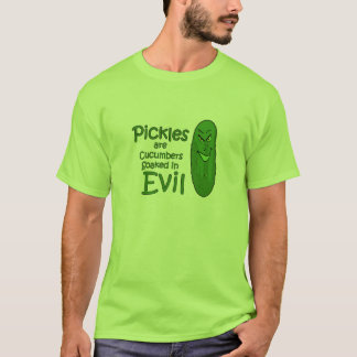 Pickles zijn komkommers die zijn besmeurd in het b t-shirt