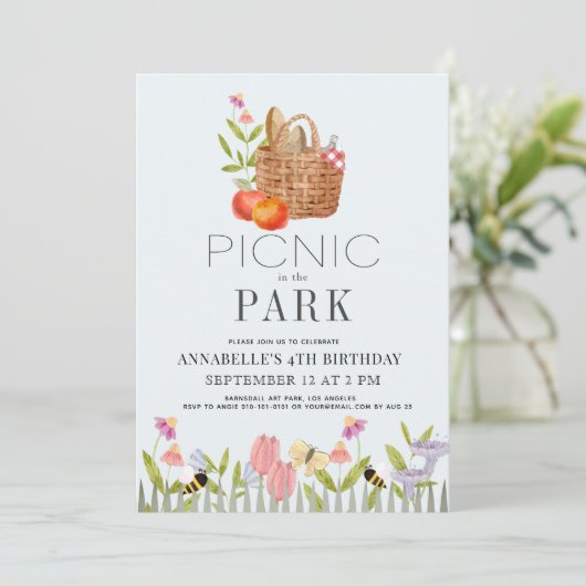 Picnic in het park Floral Birthday Kaart (Staand voorkant)
