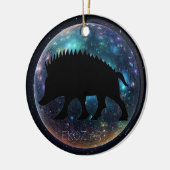 Pictish Boar Space Orb Keramisch Ornament (Links)