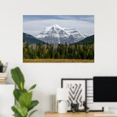 Picturesque Canadian Mountain, Mount Robson Poster (Thuiskantoor)