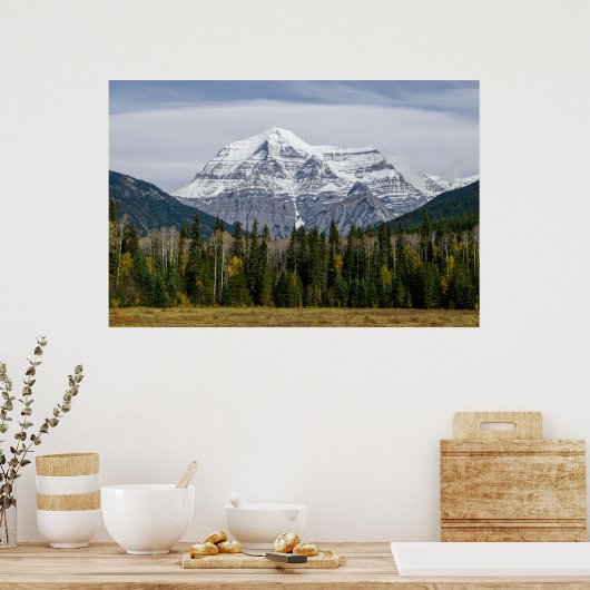 Picturesque Canadian Mountain, Mount Robson Poster (Keuken)