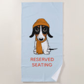 Piebald Teckel Hond met Pet en aangepaste tekst Strandlaken (Voorkant)