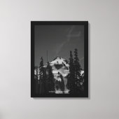 Piek tussen bomen canvas afdruk (Voorkant)