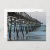 Pier en golven = Oak Island, NC Briefkaart (Voorkant / Achterkant)