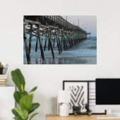 Pier en golven = Oak Island, NC Poster (Thuiskantoor)