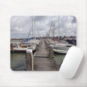 Pier met boten en jachten in Marken Nederland Muismat (Met muis)