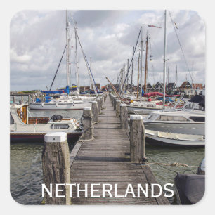 Pier met boten en jachten in Marken Nederland Vierkante Sticker
