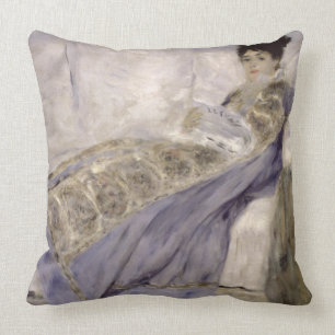 Pierre A Renoir   Madame Monet op een sofa Kussen
