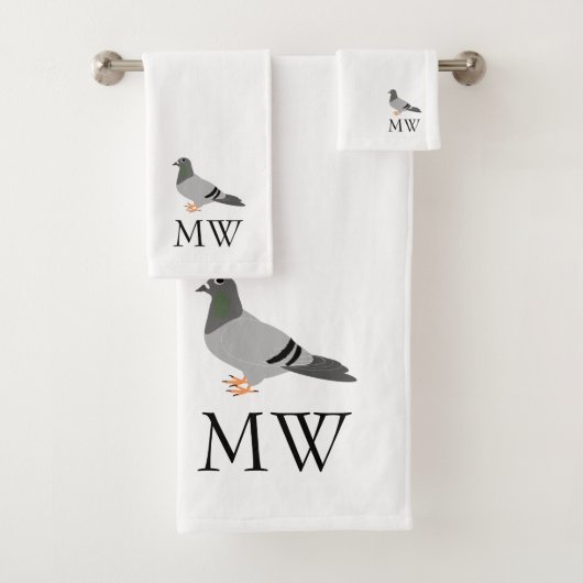 Pigeon Design Monogrammed Bad Handdoek (Insitu)