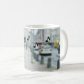 Pigeon Over Town Funny Koffiemok (Voorkant rechts)