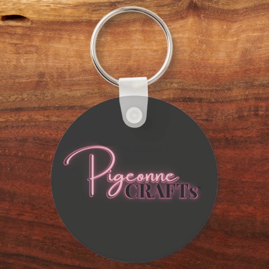 Pigeonne Crafts Logo– Keychain (Voorkant)