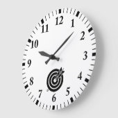 Pijl raakt een rond doel grote klok (Hoek)