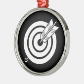 Pijl raakt een rond doel metalen ornament (Links)