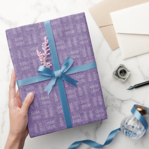 Pijlen op donkere heidepaarse linnen cadeaupapier