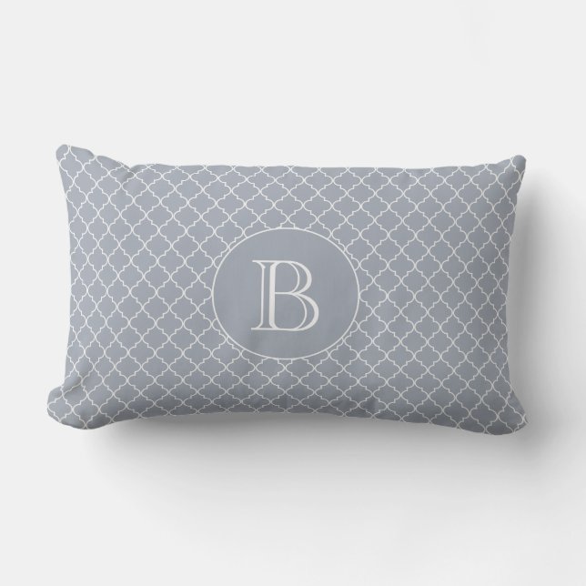 Pijler buitenshuis | Monogram blauw Quatrefoil-pat Buitenkussen (Voorkant)