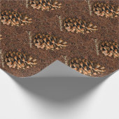 Pijn-kloon op gedode naalden cadeaupapier (Hoek)