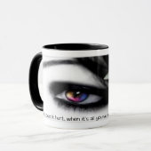 Pijn verstoort grote Mok niet (Voorkant links)