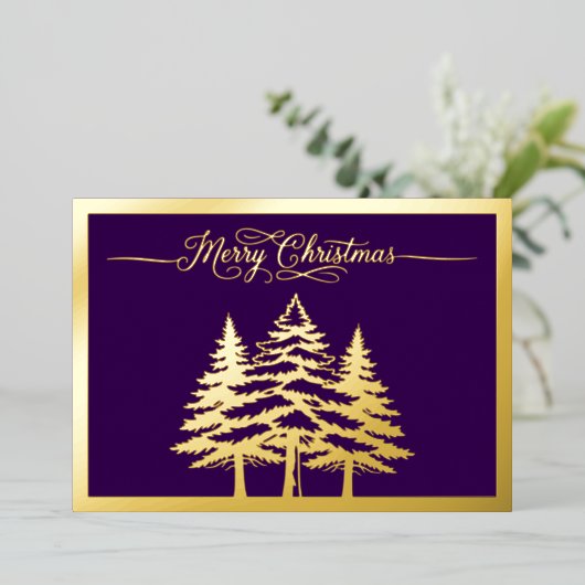 Pijnbomen en Vrolijk Kerstfeest in Paarse, Goud Folie Feestdagenkaart (Staand Voorkant)