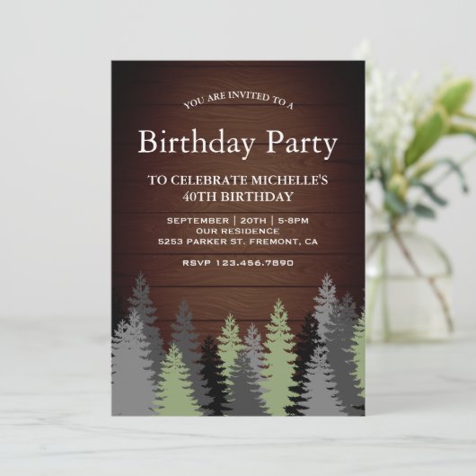 Pijnbomen rustiek hout winter verjaardagsfeestje kaart (Staand voorkant)