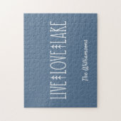 Pijnboom bij lade bij het meer gepersonaliseerde b legpuzzel (Verticaal)