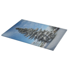 Pijnboom in sneeuwsnijbord snijplank