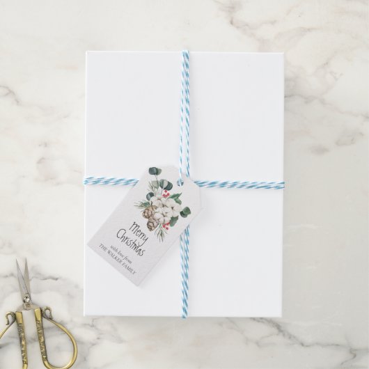 Pijnboom met kegels, winterbessen, wattenstaafjes cadeaulabel (Met Touw)