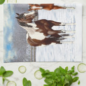 Pijnstokpaardjes in wintersneeuw theedoek (Gevouwen)