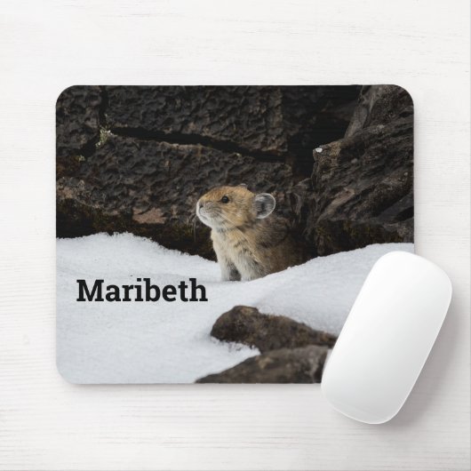 Pika in de Sneeuw met UW NAAM Muismat (Met muis)