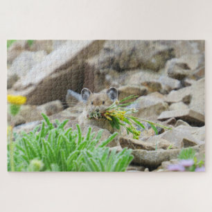 Pika met bladeren en bloemen in de mond legpuzzel