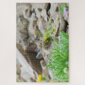 Pika met bladeren en bloemen in de mond legpuzzel (Verticaal)