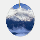 Pikes Peak met verse sneeuwval en wolken Keramisch Ornament (Links)