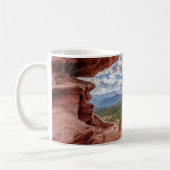 Pikes peak through a Rock Hole Koffiemok (Links)