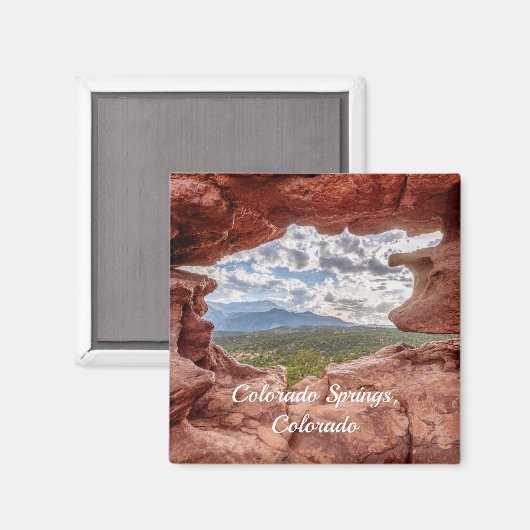 Pikes peak through a Rock Hole Magnet (Voorkant / Achterkant)