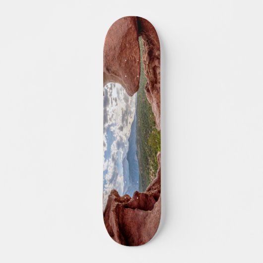 Pikes peak through a Rock Hole Persoonlijk Skateboard (Voorkant)