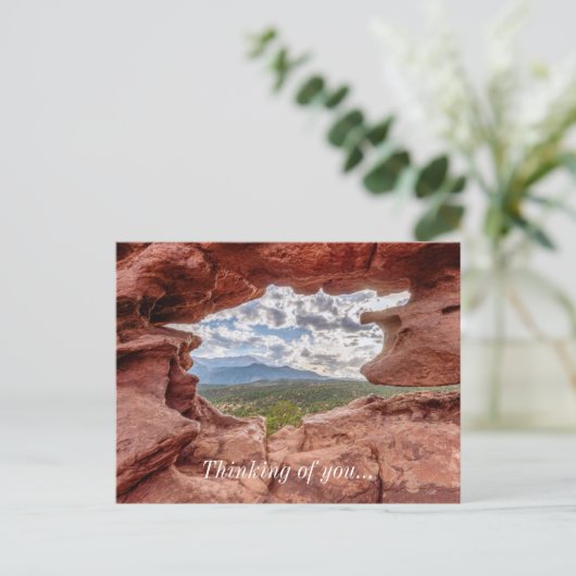 Pikes pieken door een rotskop die U denkt Briefkaart (Staand voorkant)