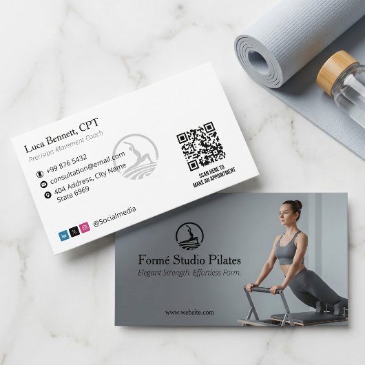 Pilates Studio Zakelijk | Modern Grijs Barcode Visitekaartje