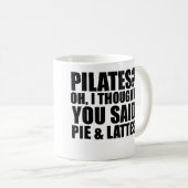 Pilates taart en lattes koffiemok (Voorkant rechts)
