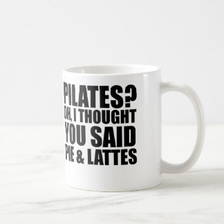 Pilates taart en lattes koffiemok