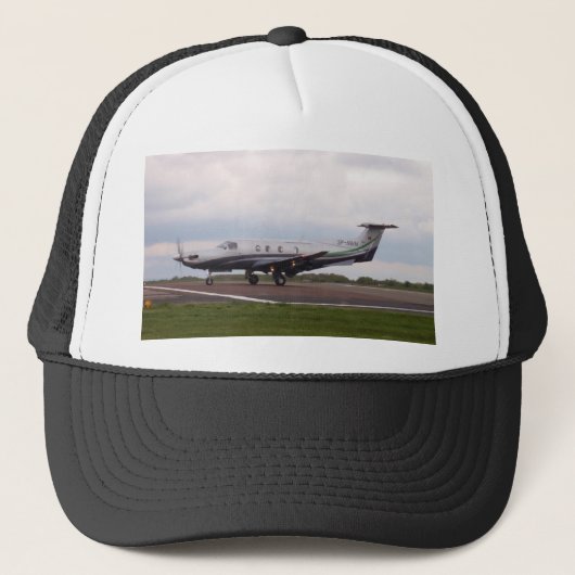 Pilatus PC 12 SP-NWM Trucker Pet (Voorkant)