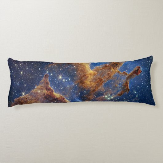 Pillars of Creation in the Eagle Nebula Lichaamskussen (Achterkant)