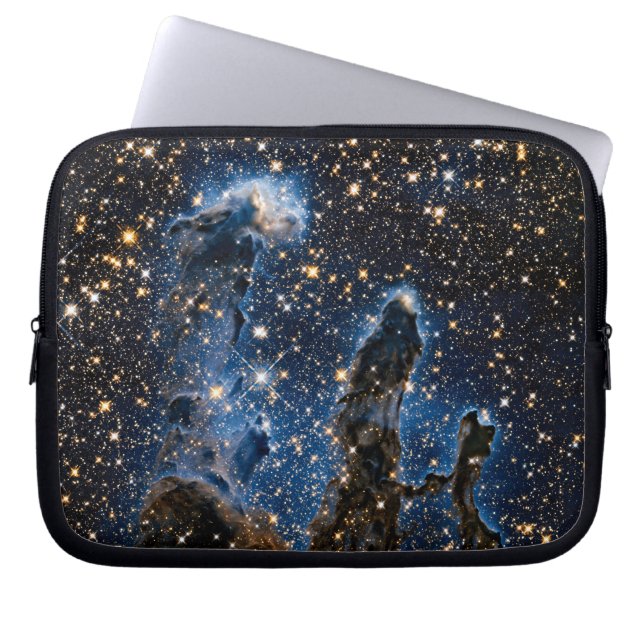 Pillars van de rek Eagle Nebula nabij infrarood Laptop Sleeve (Voorkant)