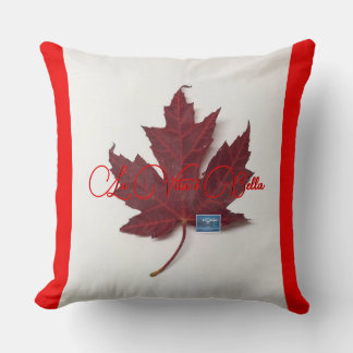 Pillow1-R&W(Maple Leaf-Bella-A)RFPMDesigns©️2024 Kussen