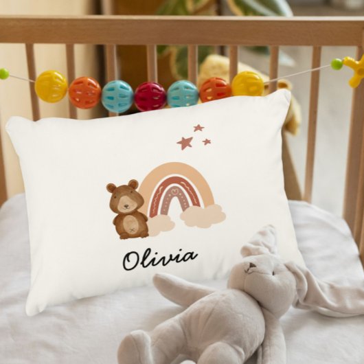 pillow featuring a custom bear design accent kussen