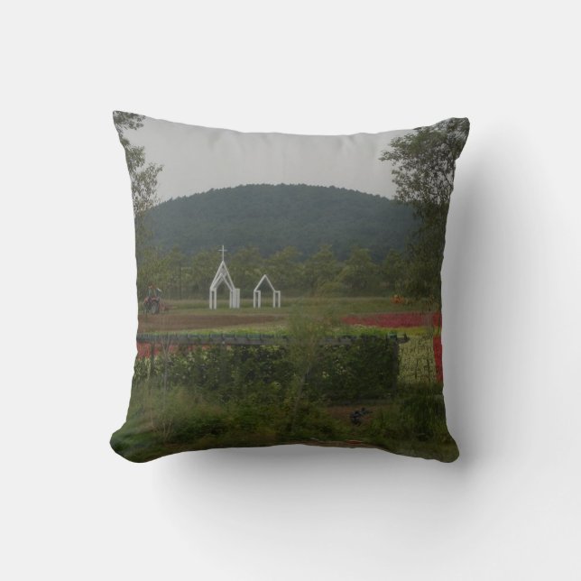 Pillow - Lavender Manor Garden Kussen (Voorkant)