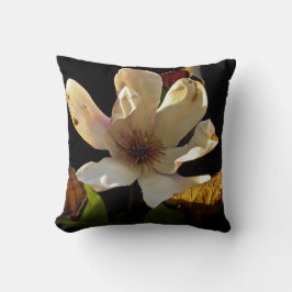 Pillow Magnolia-bloem op zwarte achtergrond Kussen