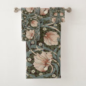 Pimpernel Sage Green & Dusty Pink William Morris Bad Handdoek (Insitu)